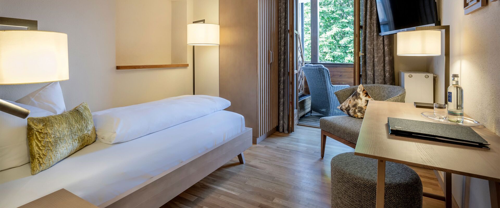 Premium-Einzelzimmer im Haupthaus mit Balkon